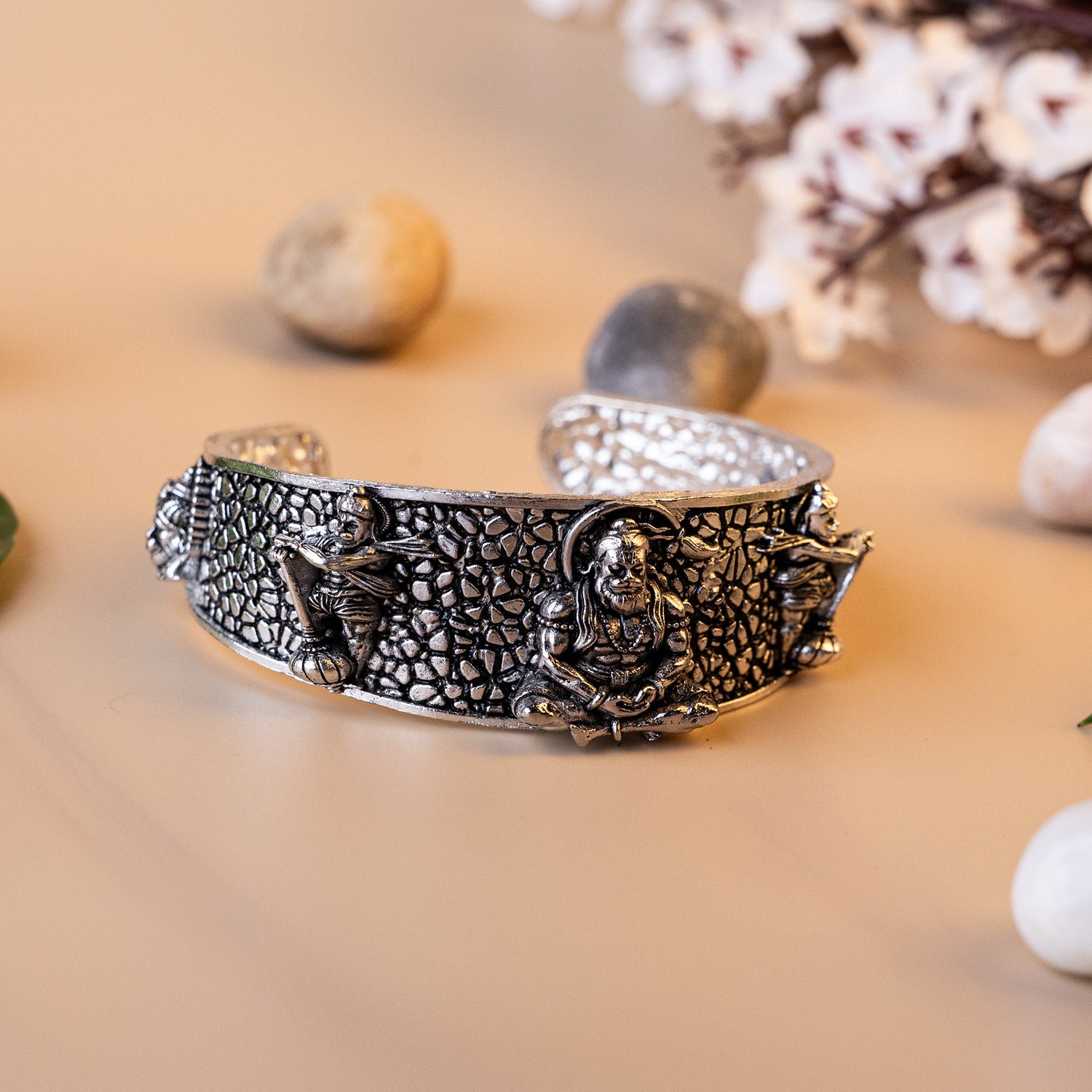 Hanuman Ji Kada – Silver Oxidized Spiritual Kada for Strength, Protection & Courage