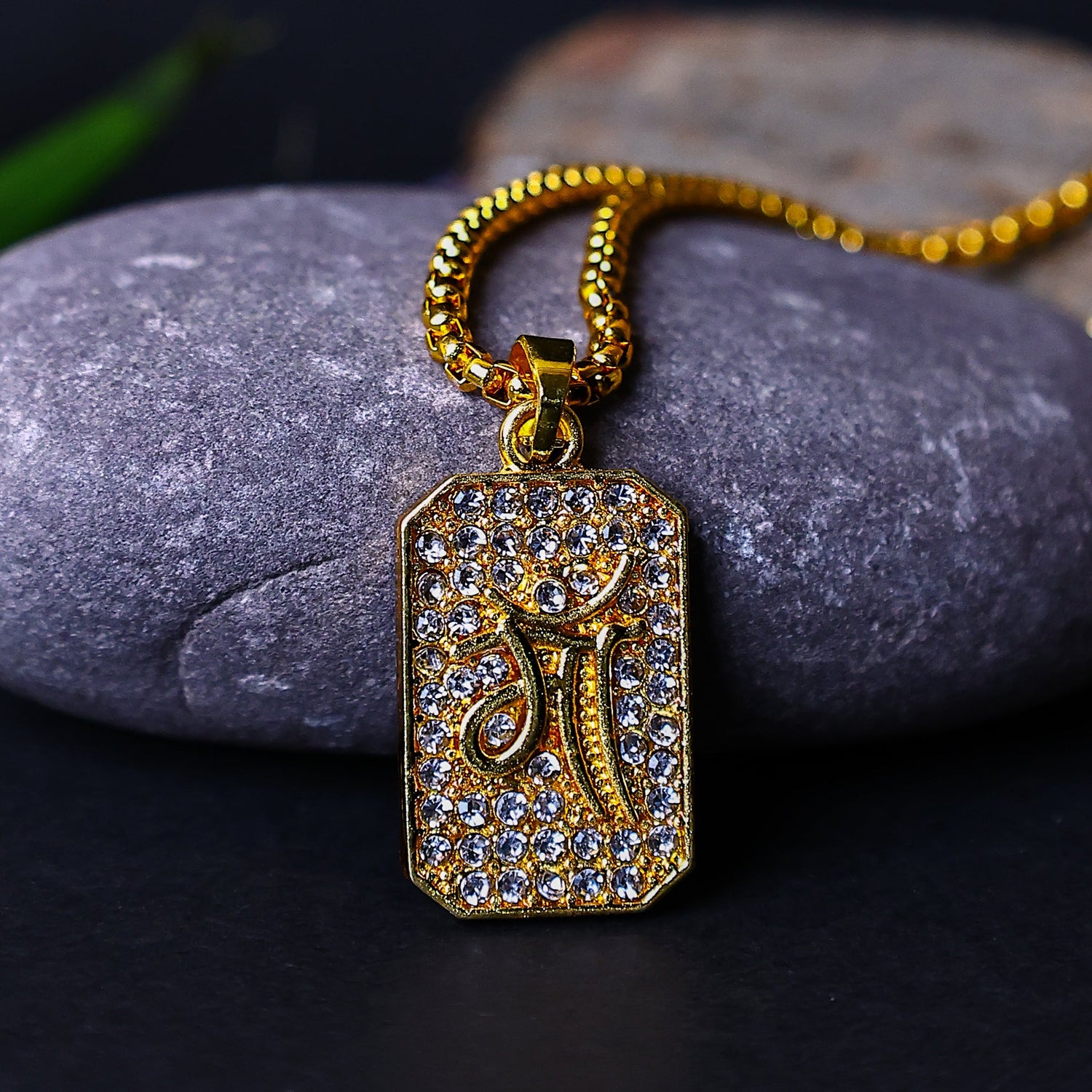 Maa Diamond Pendant