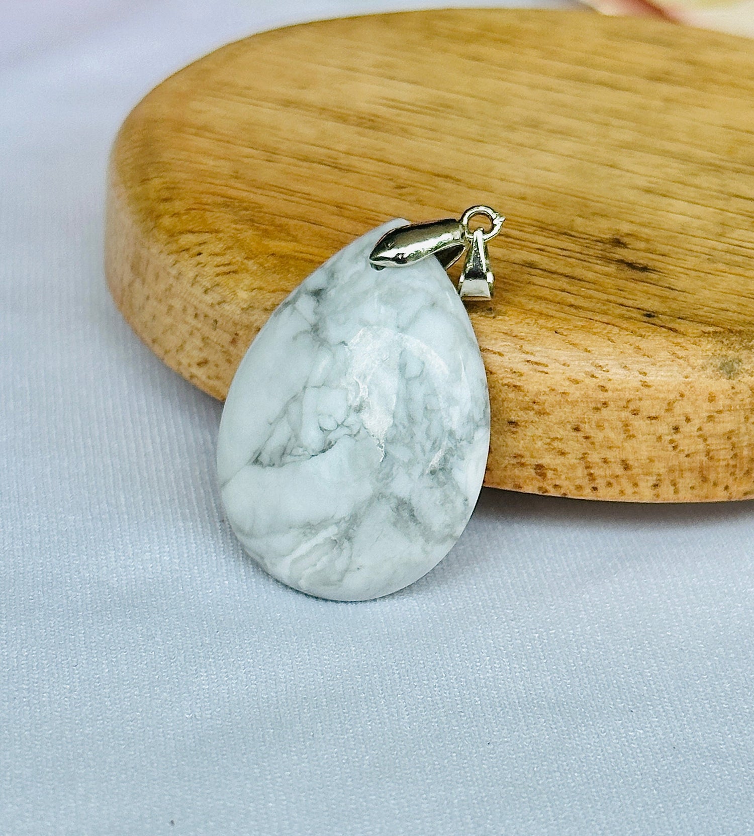 Howlite Stone Tree of Life Pendant : Mental Peace & Emotional Healing