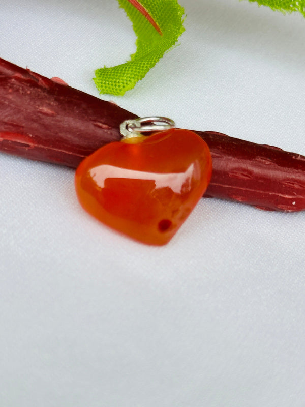 Carnelian Heart Pendant: Supports in Achieving Goals