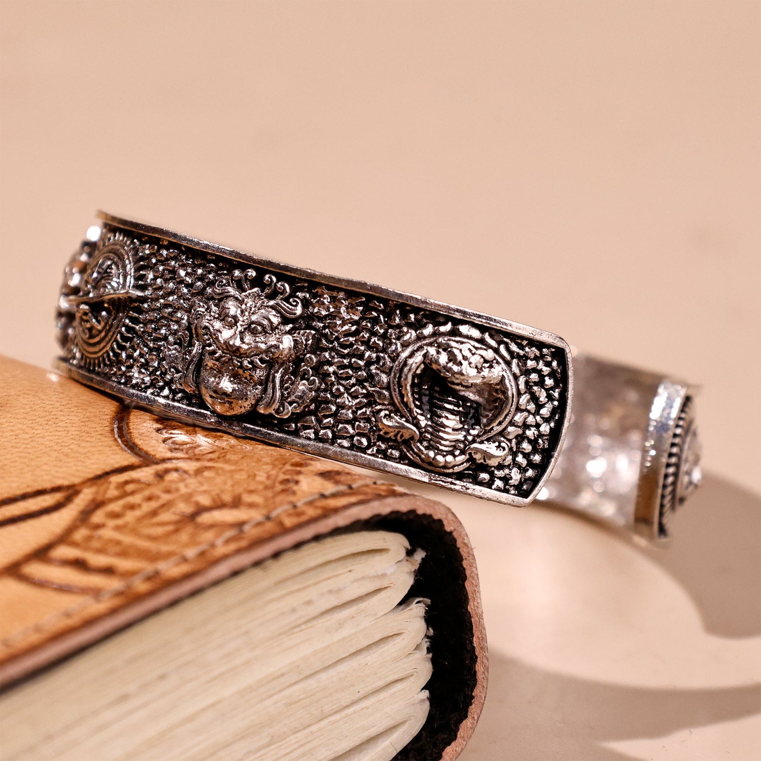 Nav Grah Kada (Silver Oxidize) - Abhimantrit Spiritual Kada for Planetary Balance